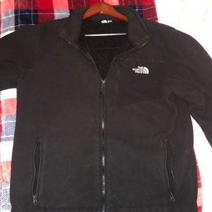 Large Black North Face Jacket.  Hommes design.